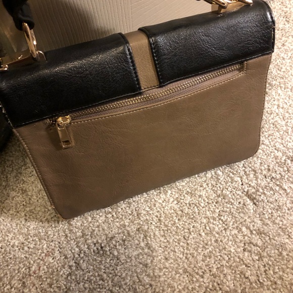 Purse - Picture 2 of 8